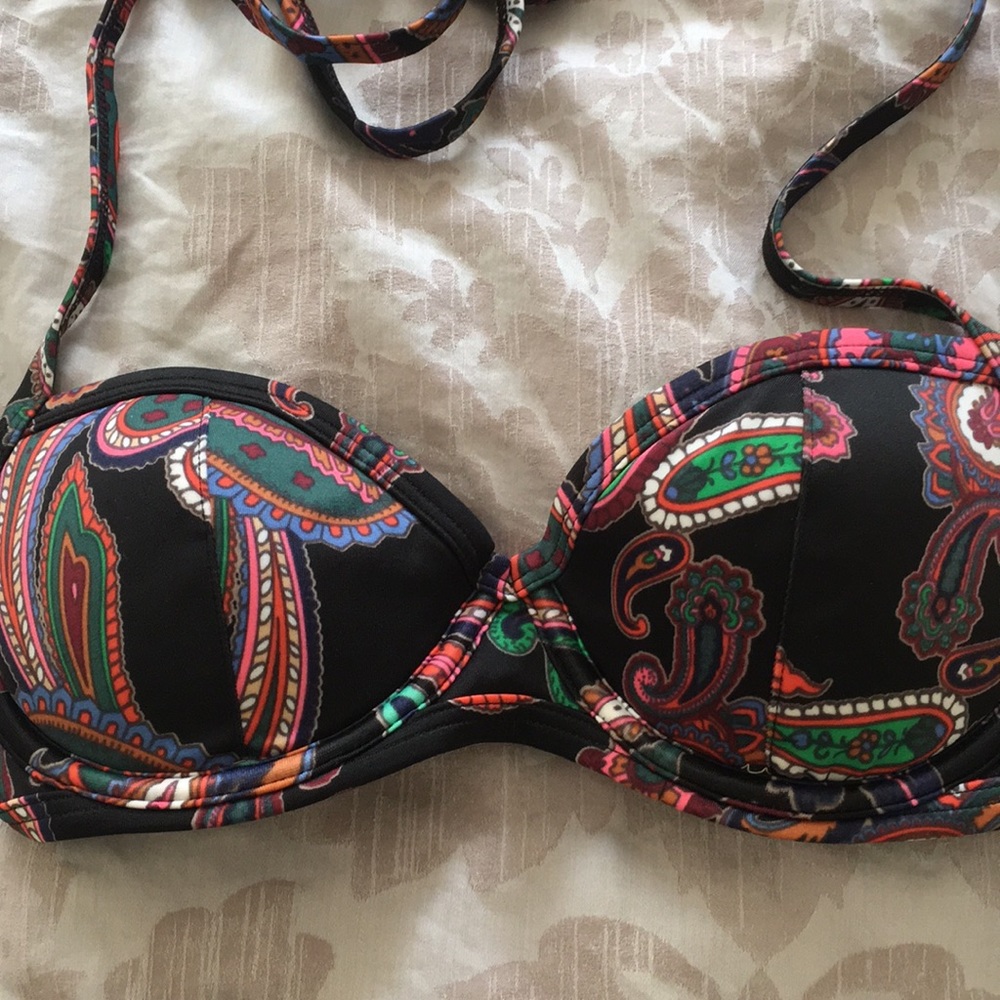 Victoria’s Secret Black Paisley Print Bikini - Picture 4 of 6